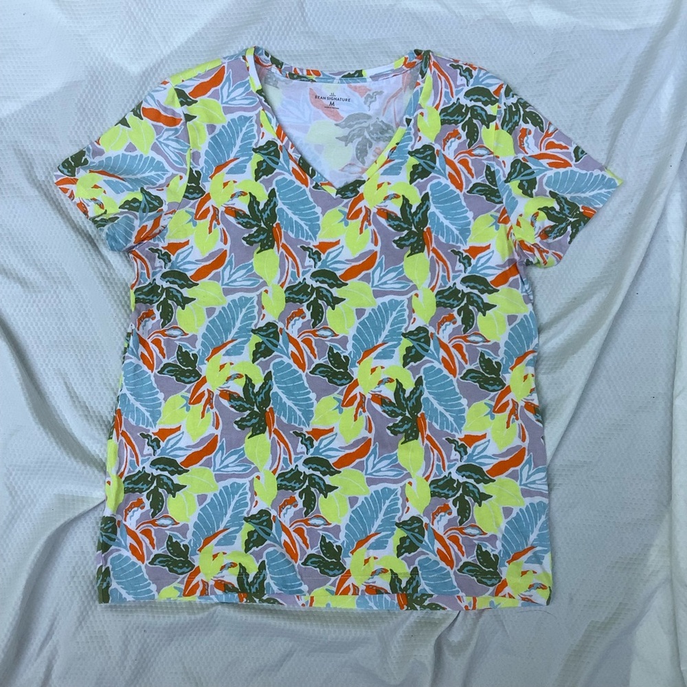 LL Bean Signature Cottagecore Cotton Floral V-Neck Shortsleeve T-Shirt